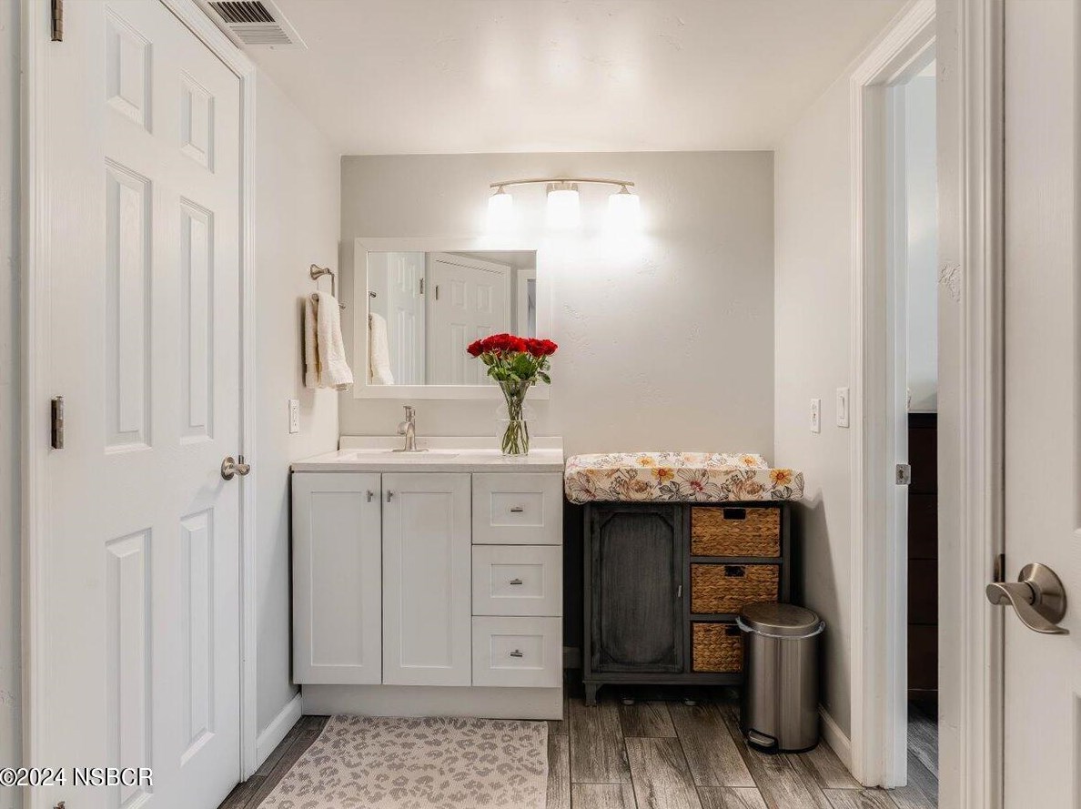 2433 Country Ln, Santa Maria CA  93455-1655 exterior