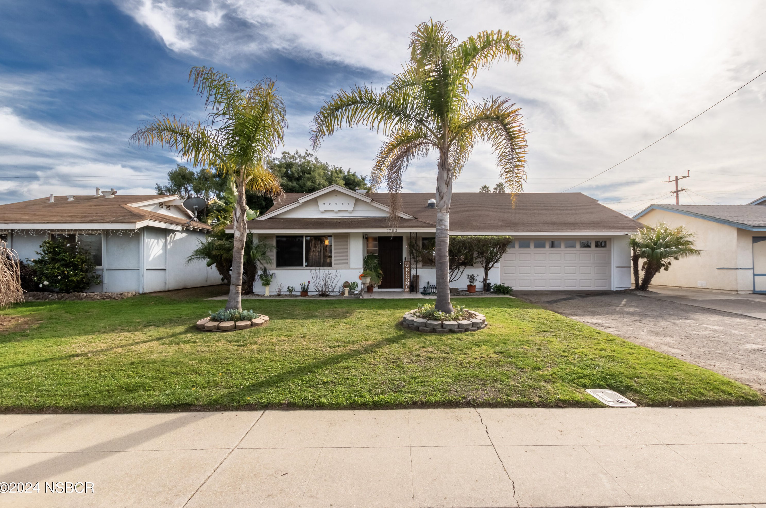 1202 Harding Ave, Santa Maria CA  93454-2528 exterior