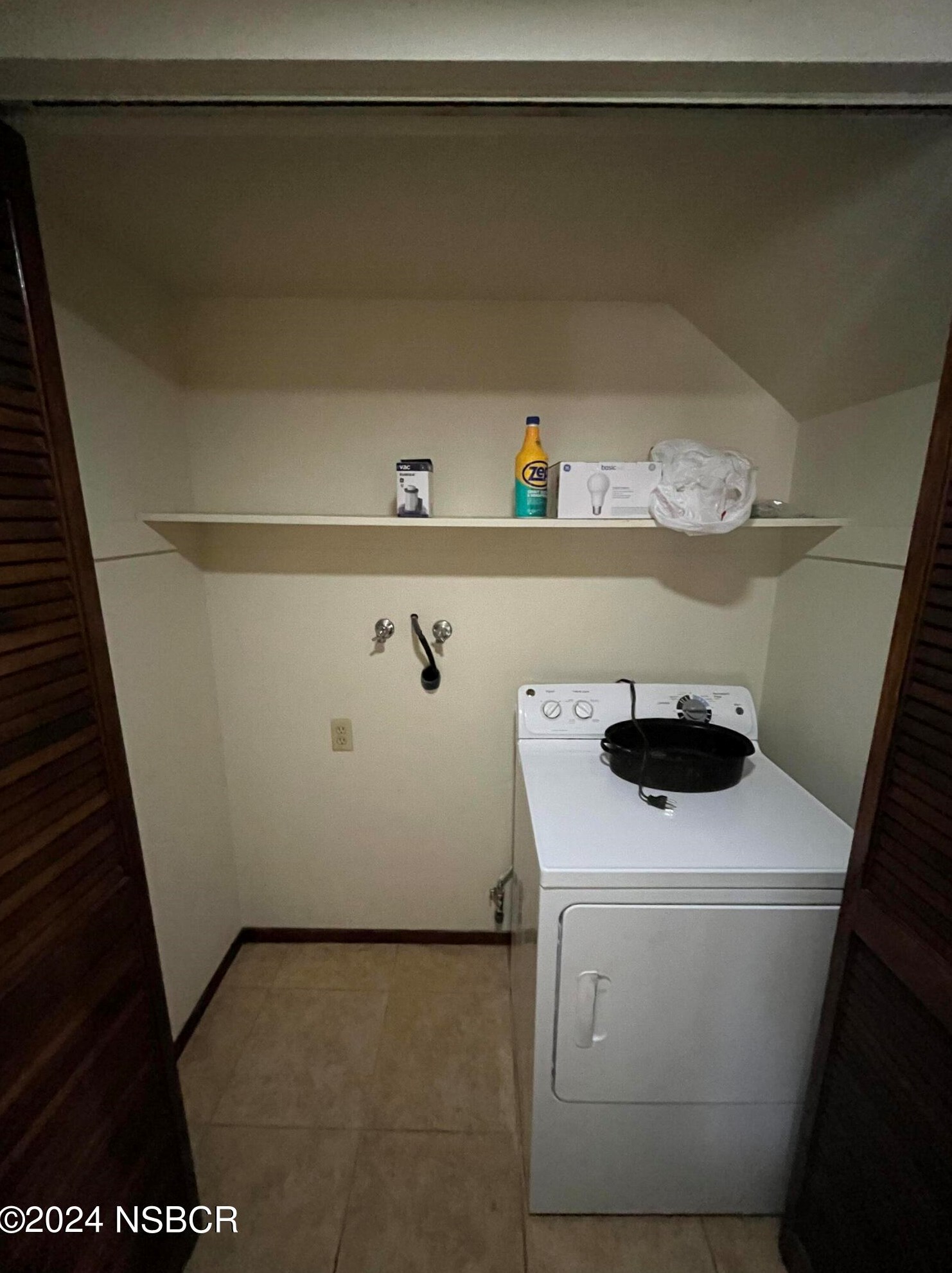 1210 Jessie Ct, Santa Maria CA  93454-2559 exterior