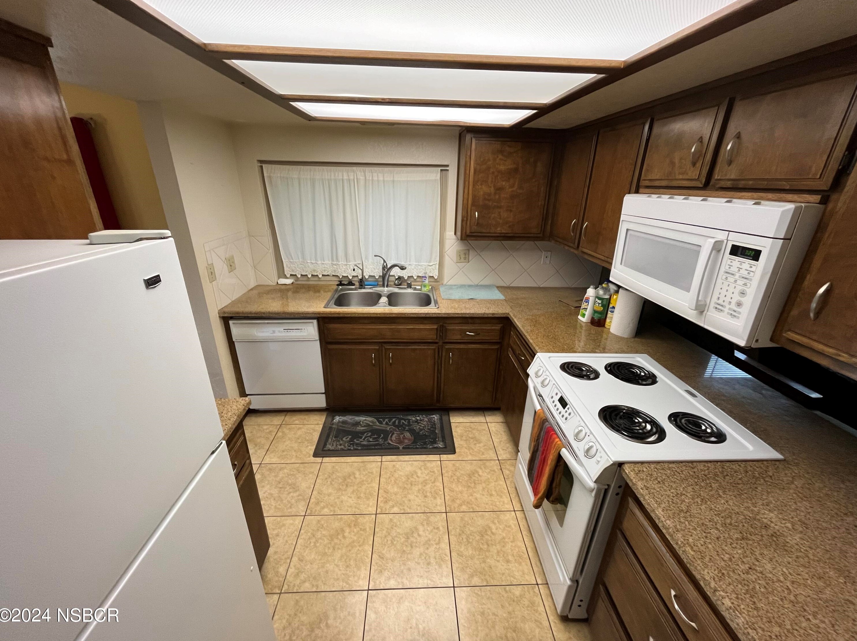 1210 Jessie Ct, Santa Maria CA  93454-2559 exterior