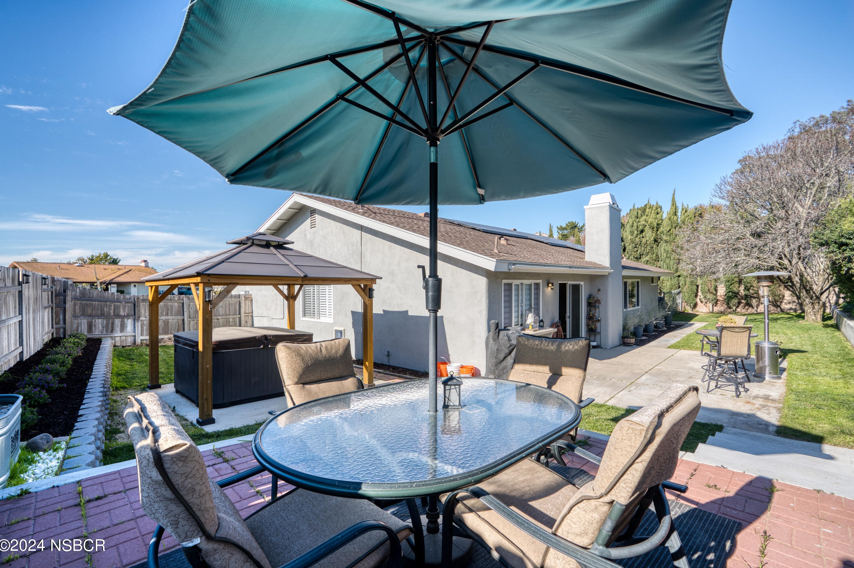 1038 Laurel Ct, Santa Maria CA  93455-3008 exterior