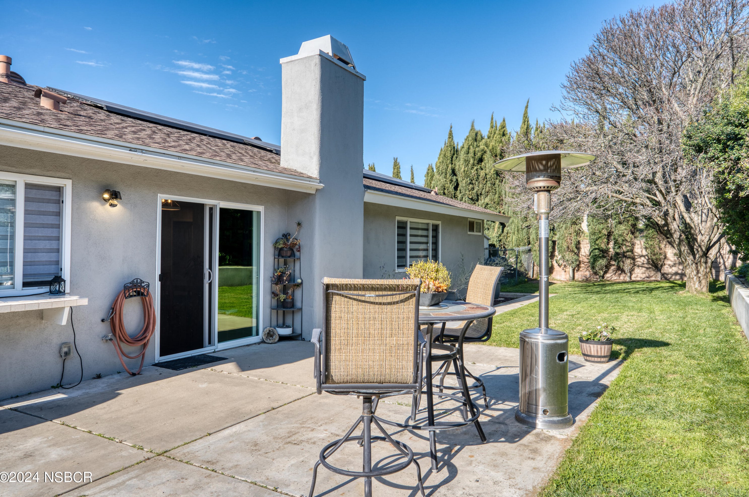 1038 Laurel Ct, Santa Maria CA  93455-3008 exterior