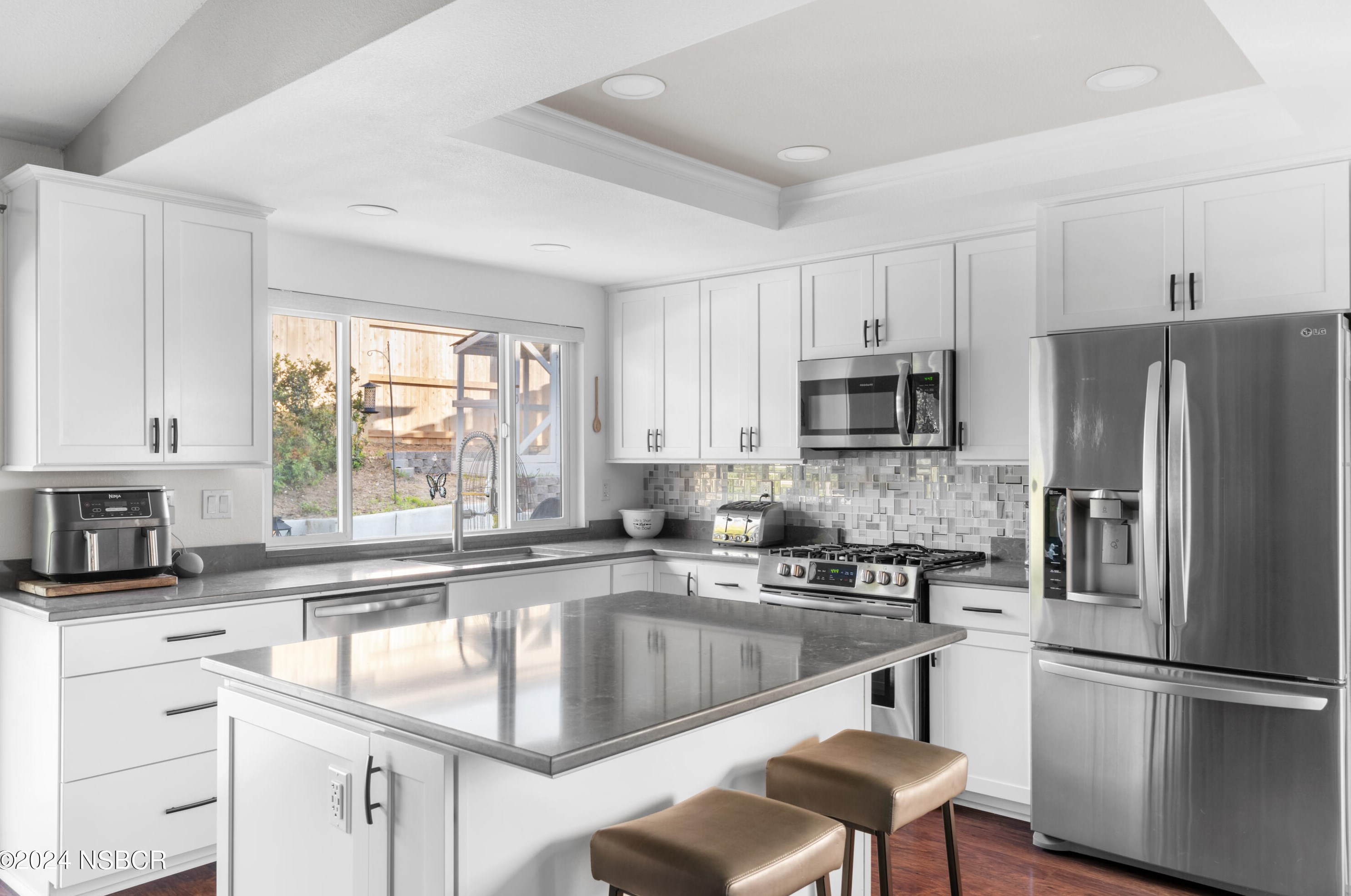 1038 Laurel Ct, Santa Maria CA  93455-3008 exterior