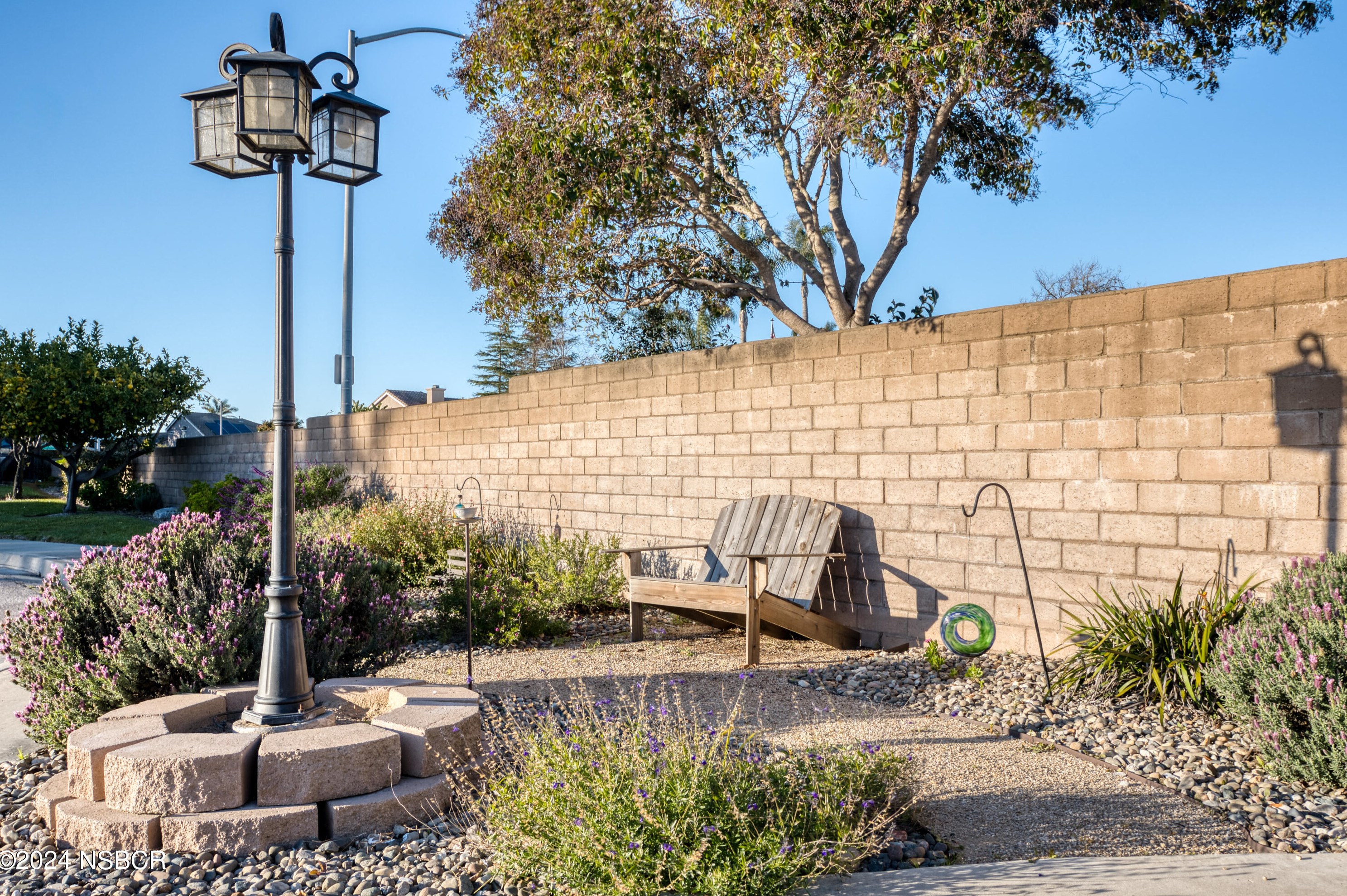 1038 Laurel Ct, Santa Maria CA  93455-3008 exterior