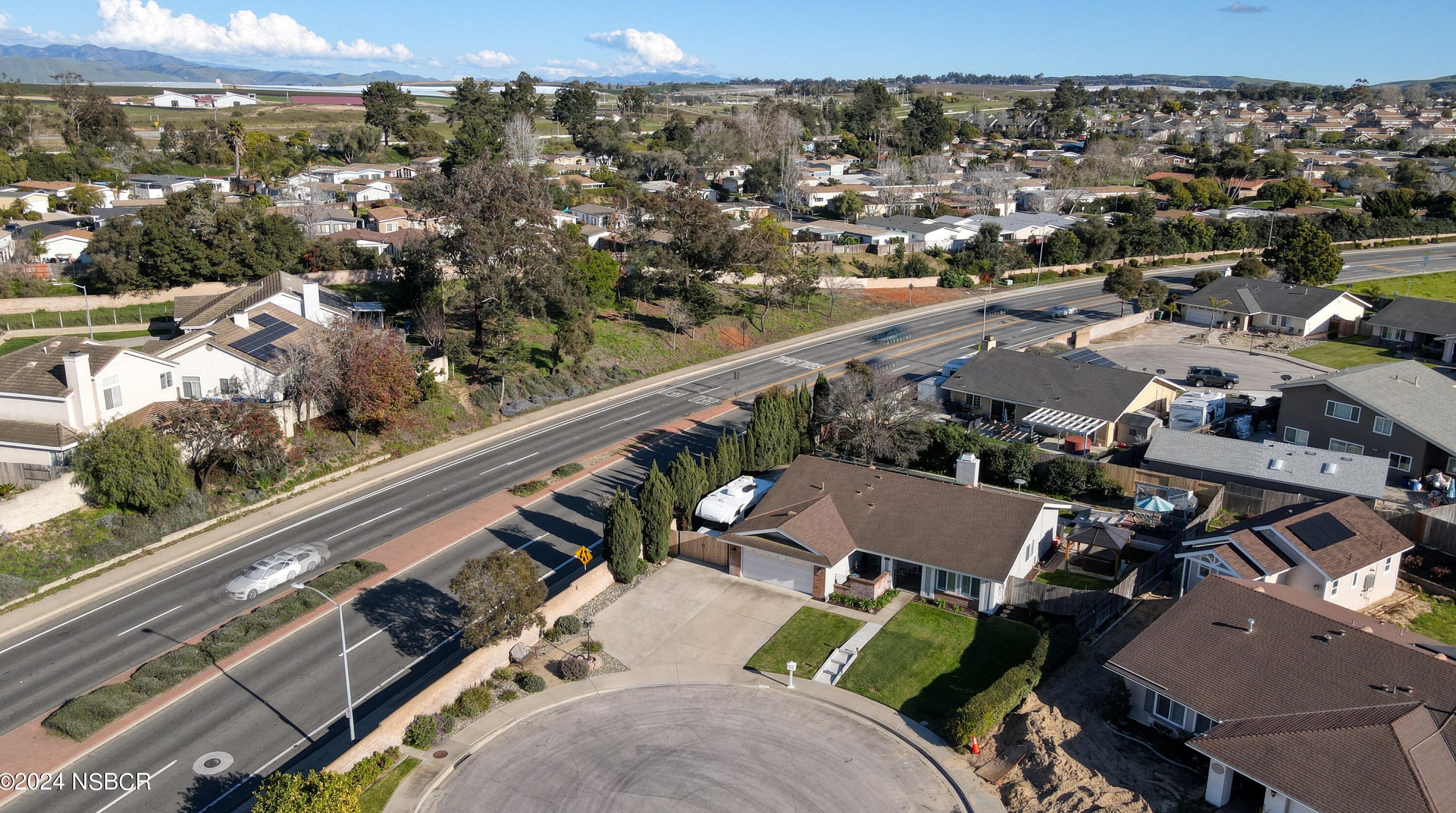 1038 Laurel Ct, Santa Maria CA  93455-3008 exterior