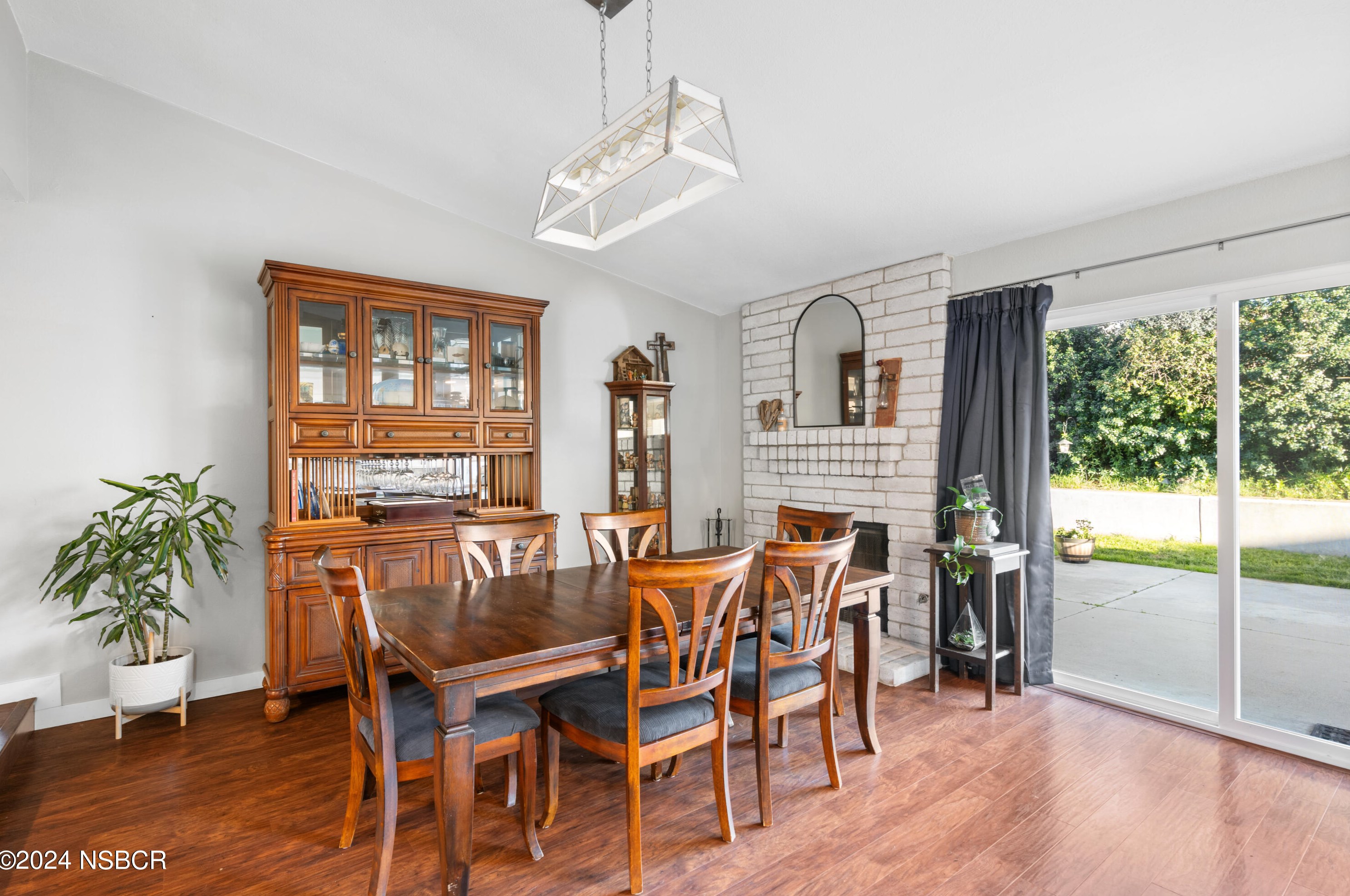 1038 Laurel Ct, Santa Maria CA  93455-3008 exterior