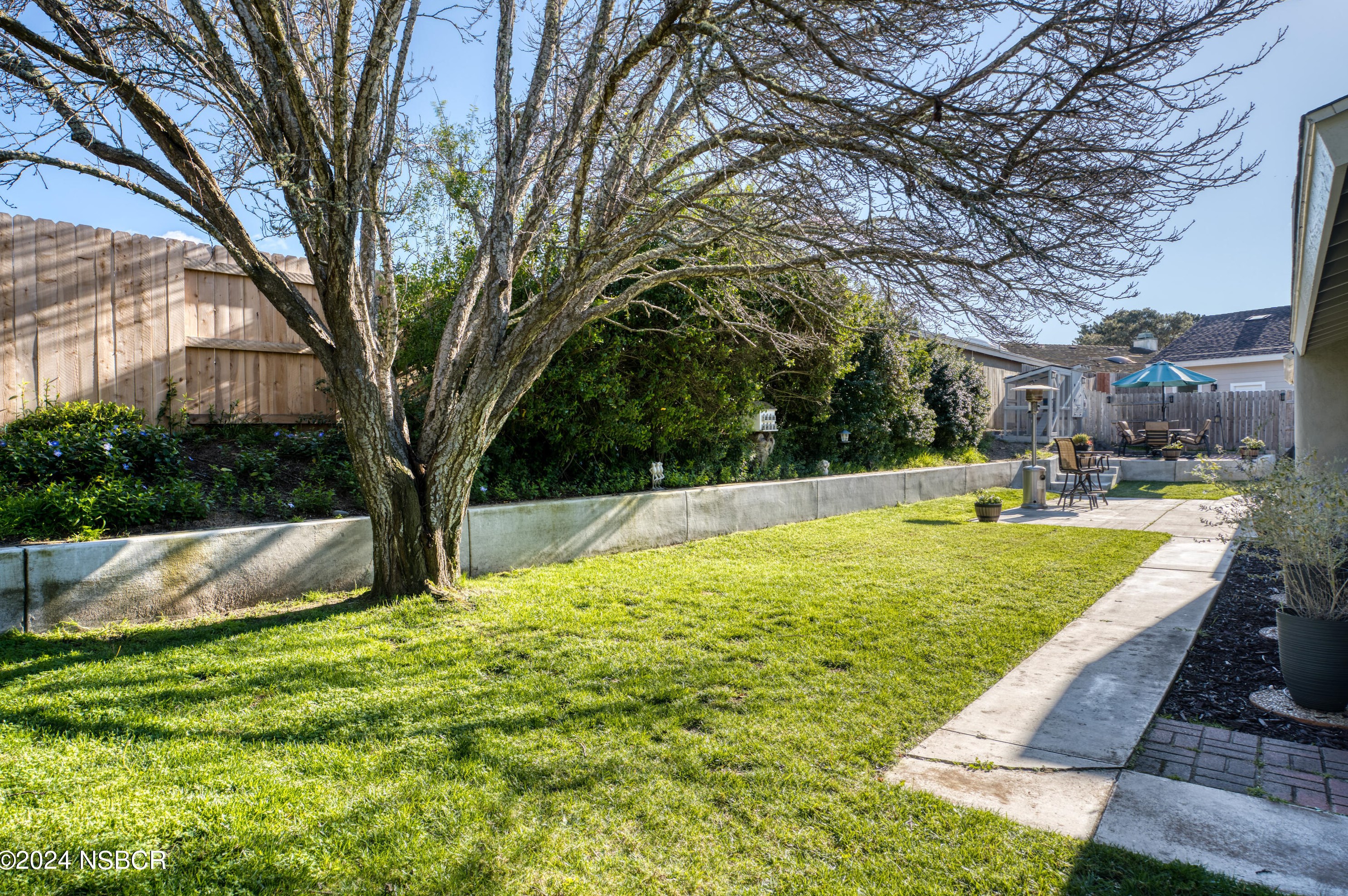 1038 Laurel Ct, Santa Maria CA  93455-3008 exterior