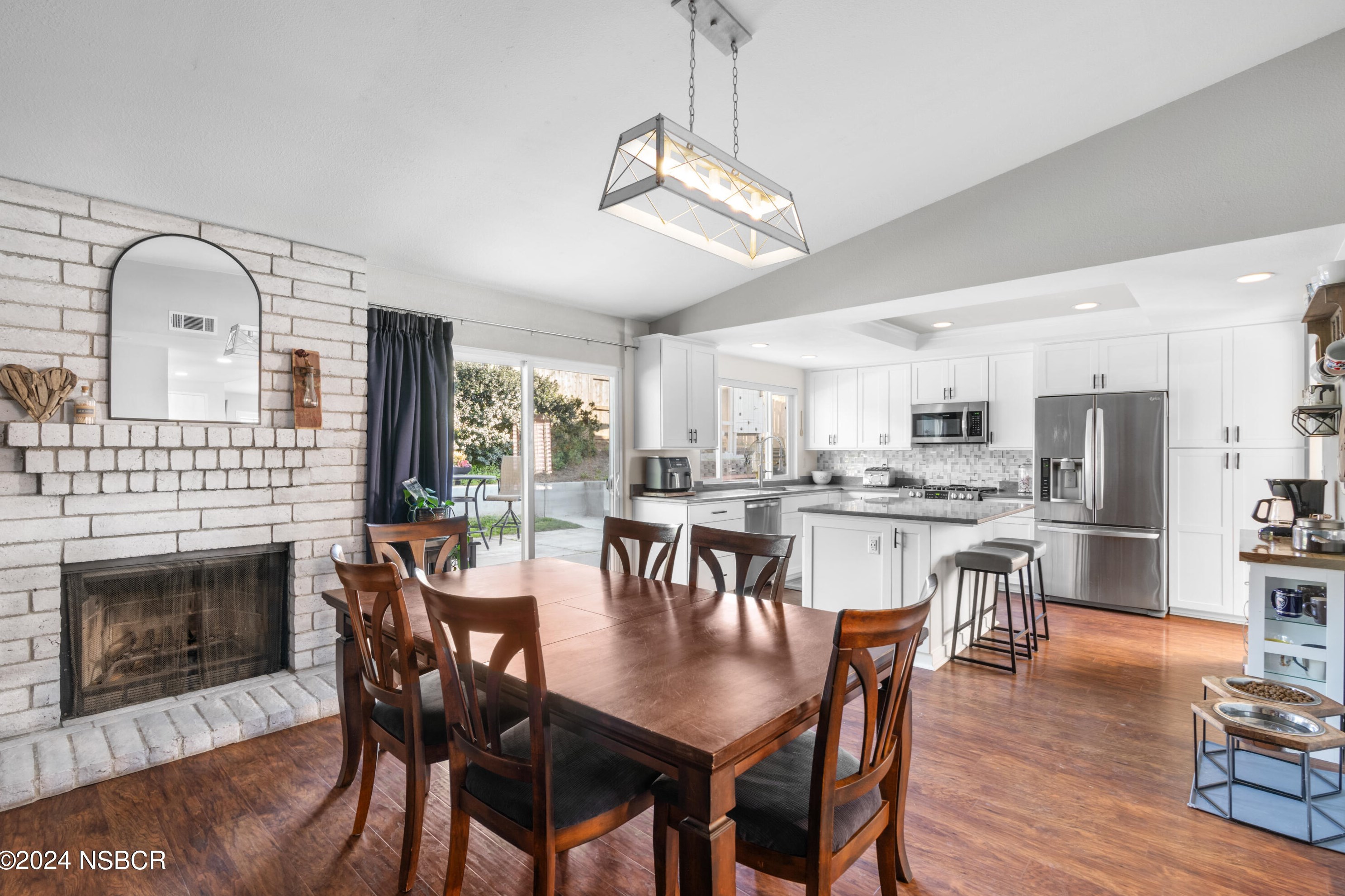 1038 Laurel Ct, Santa Maria CA  93455-3008 exterior