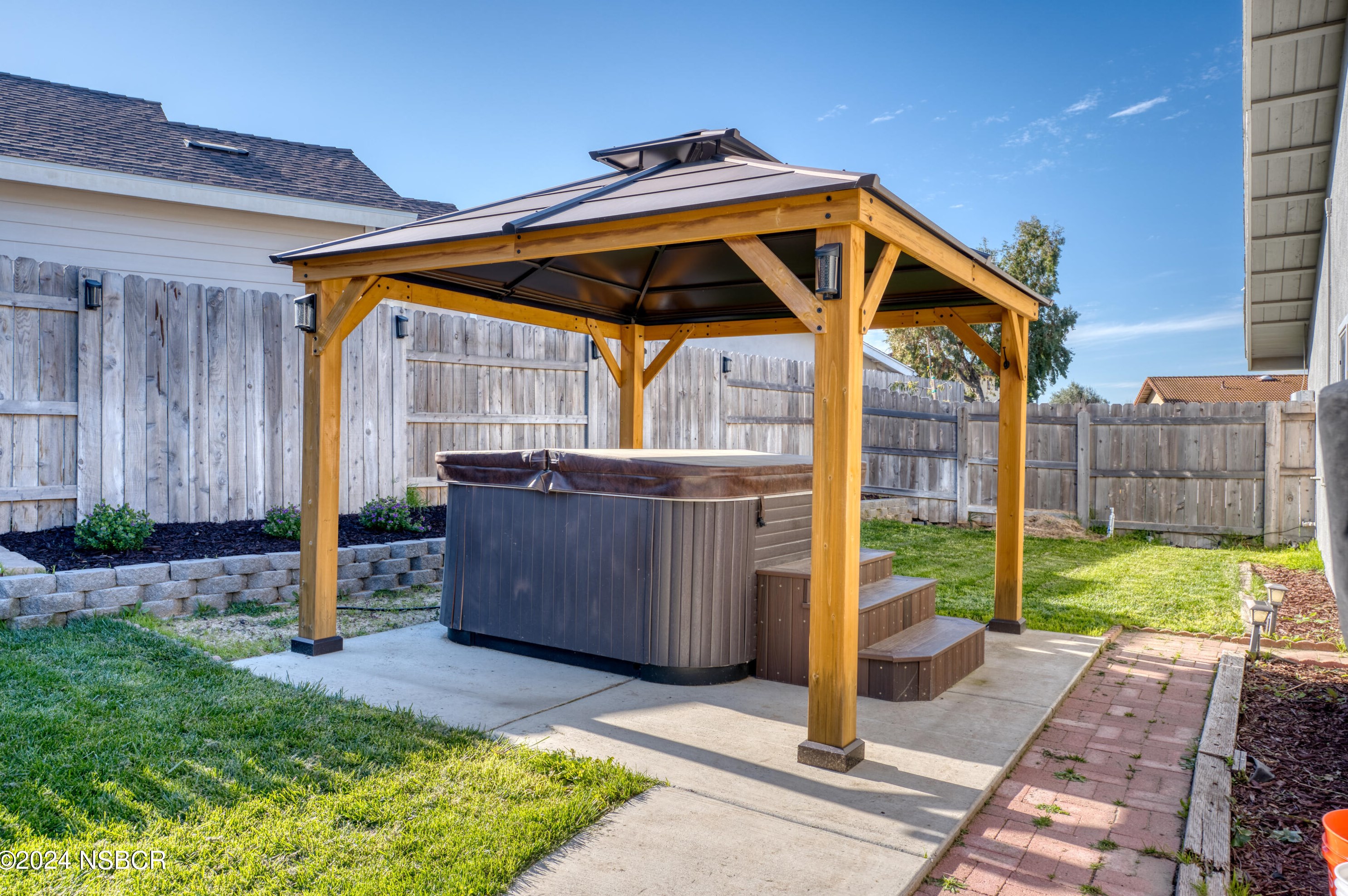 1038 Laurel Ct, Santa Maria CA  93455-3008 exterior