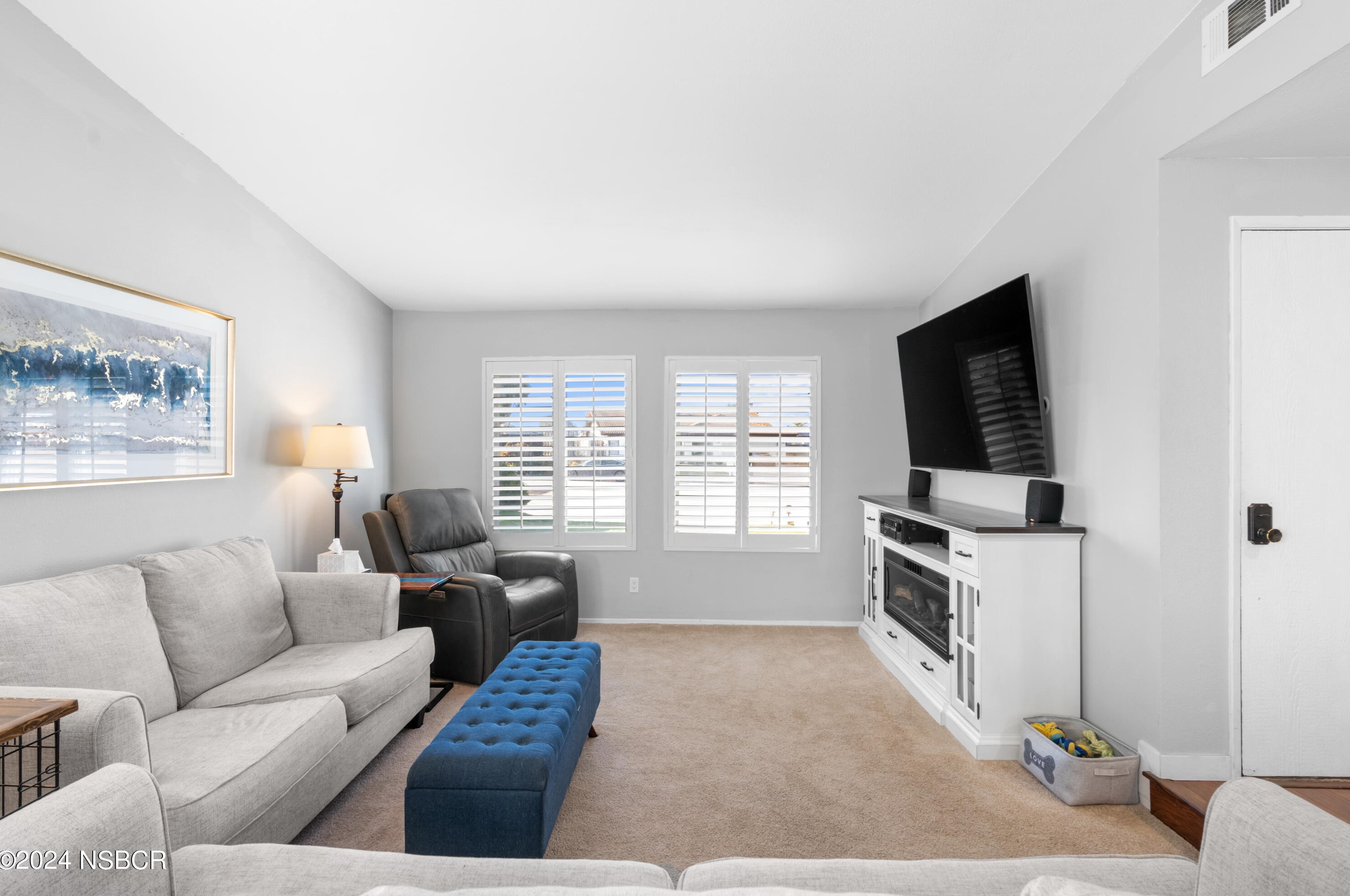 1038 Laurel Ct, Santa Maria CA  93455-3008 exterior