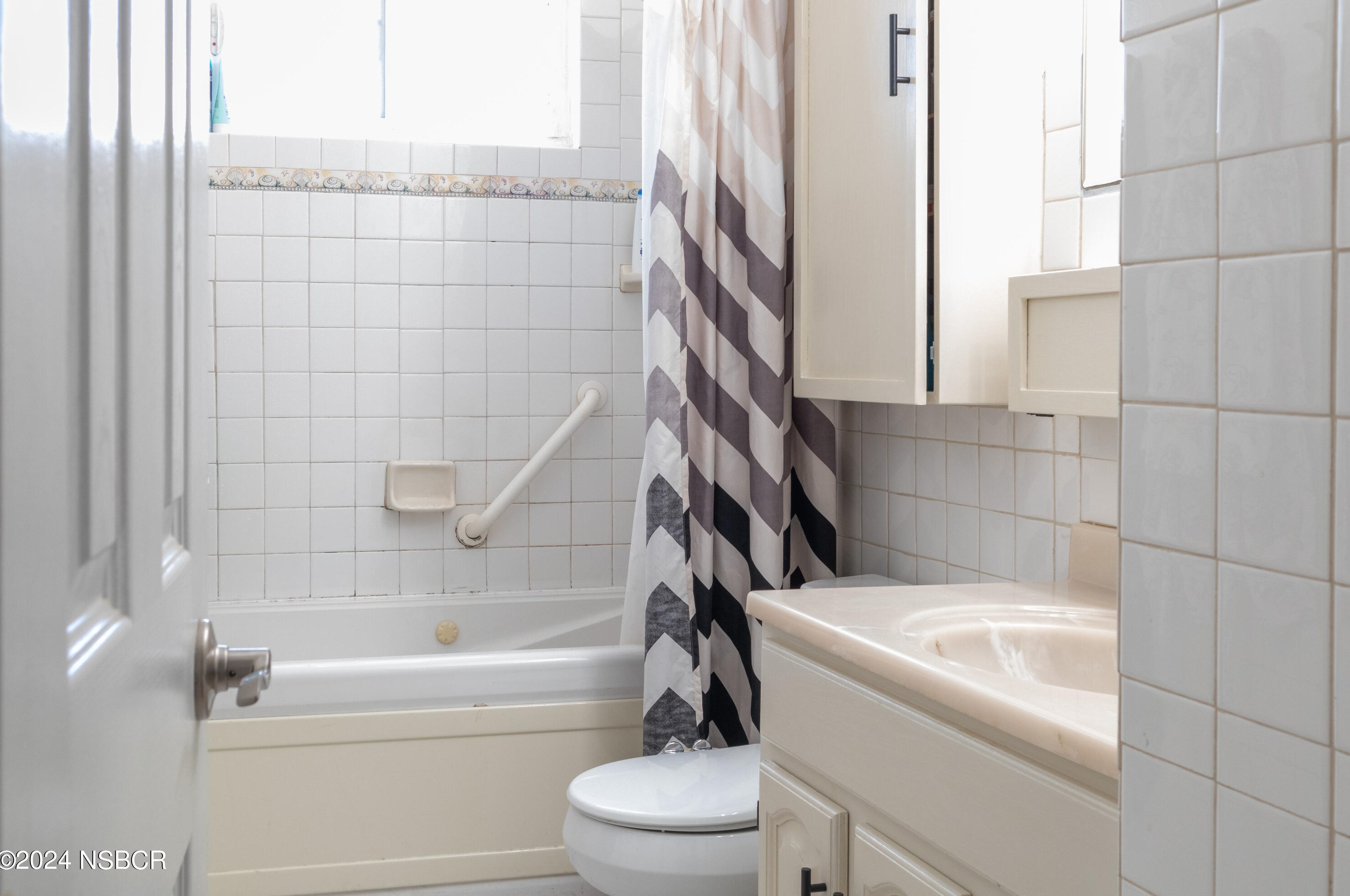 1536 Oak Ave, Lompoc CA  93436-3711 exterior