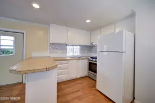 1095 W McCoy Ln, Santa Maria, CA 93455 - Photo 7