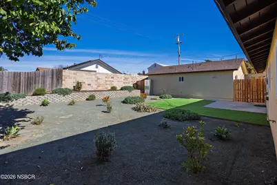 1215 Mira Flores Drive #102,103, Main, Santa Maria, CA 93455 - Photo 13