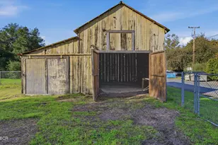 365 Main St, Los Alamos, CA 93440 - Photo 9