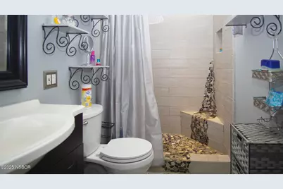 911 E Evergreen Avenue, Santa Maria, CA 93454 - Photo 23