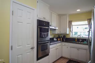 911 E Evergreen Ave, Santa Maria, CA 93454 - Photo 7