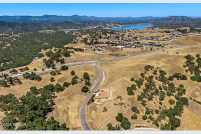 9805 Steelhead Road, Paso Robles, CA 93446 - Photo 51