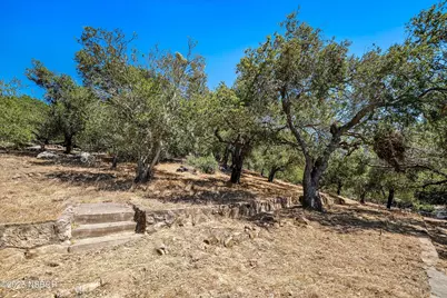 1060 Tremonto Road, Santa Barbara, CA 93103 - Photo 41