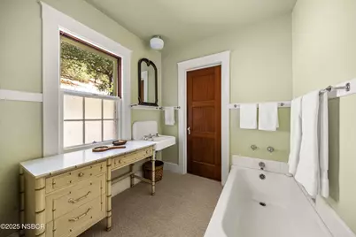 1060 Tremonto Road, Santa Barbara, CA 93103 - Photo 21