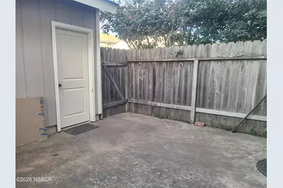 1011 W Walnut Avenue, Lompoc, CA 93436 - Photo 23