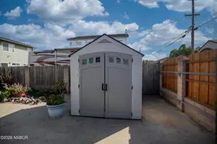 205 S E St, Lompoc, CA 93436 - Photo 37