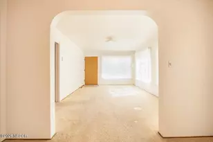 425 S J St, Lompoc, CA 93436 - Photo 13