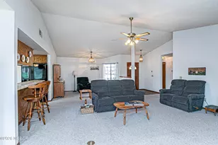 864 Sunshine Ct, Santa Maria, CA 93455 - Photo 5