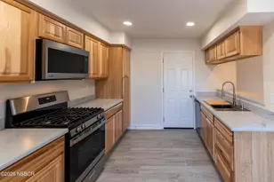 1416 Glen Ellen Ln, Lompoc, CA 93436 - Photo 11