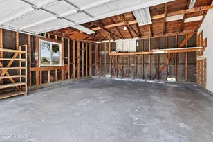 1205 E Oak Ave, Lompoc, CA 93436 - Photo 19