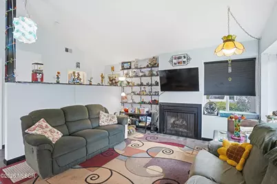 218 N R Street, Lompoc, CA 93436 - Photo 7