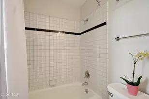 555 E Arrellaga St, Santa Barbara, CA 93103 - Photo 15