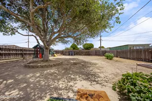 138 N E St, Lompoc, CA 93436 - Photo 33