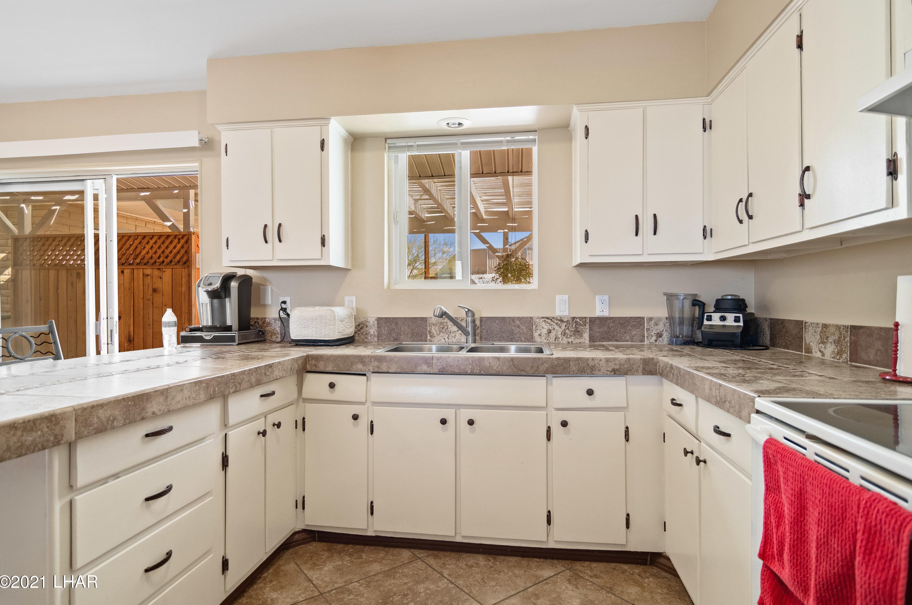 370 Corvair Dr, Lake Havasu City AZ  86406-7069 exterior