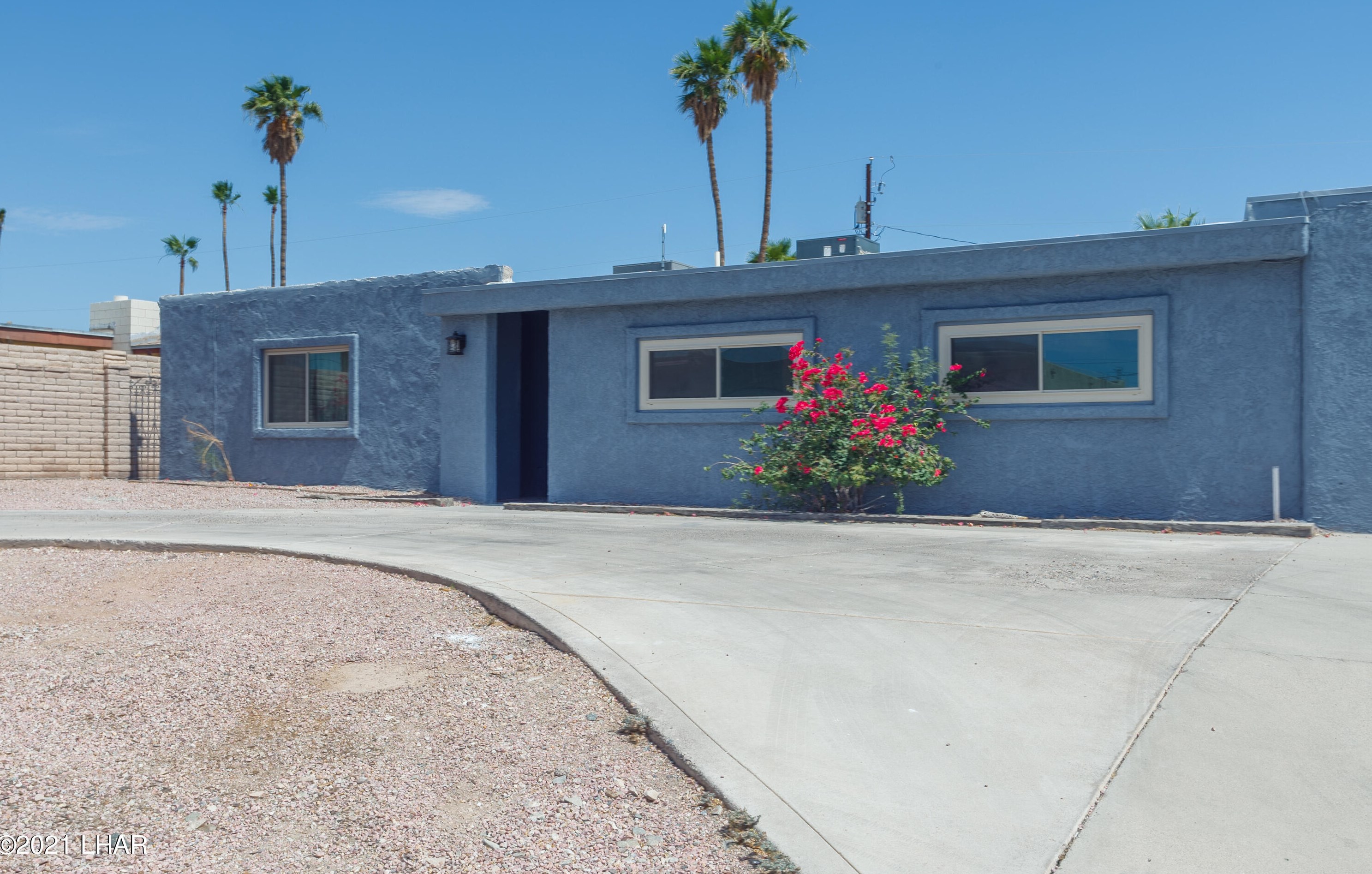 2140 Smoketree Ave, Lake Havasu City AZ  86403-5808 exterior