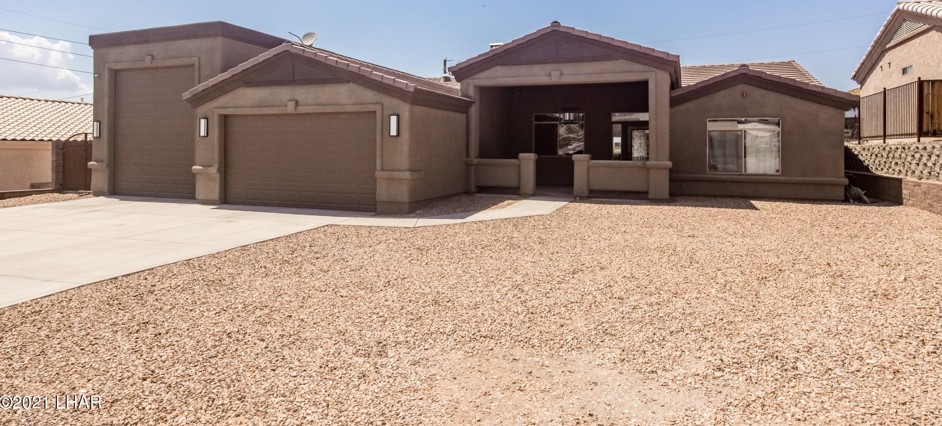 2481 Inverness Dr, Lake Havasu City AZ  86404-1272 exterior