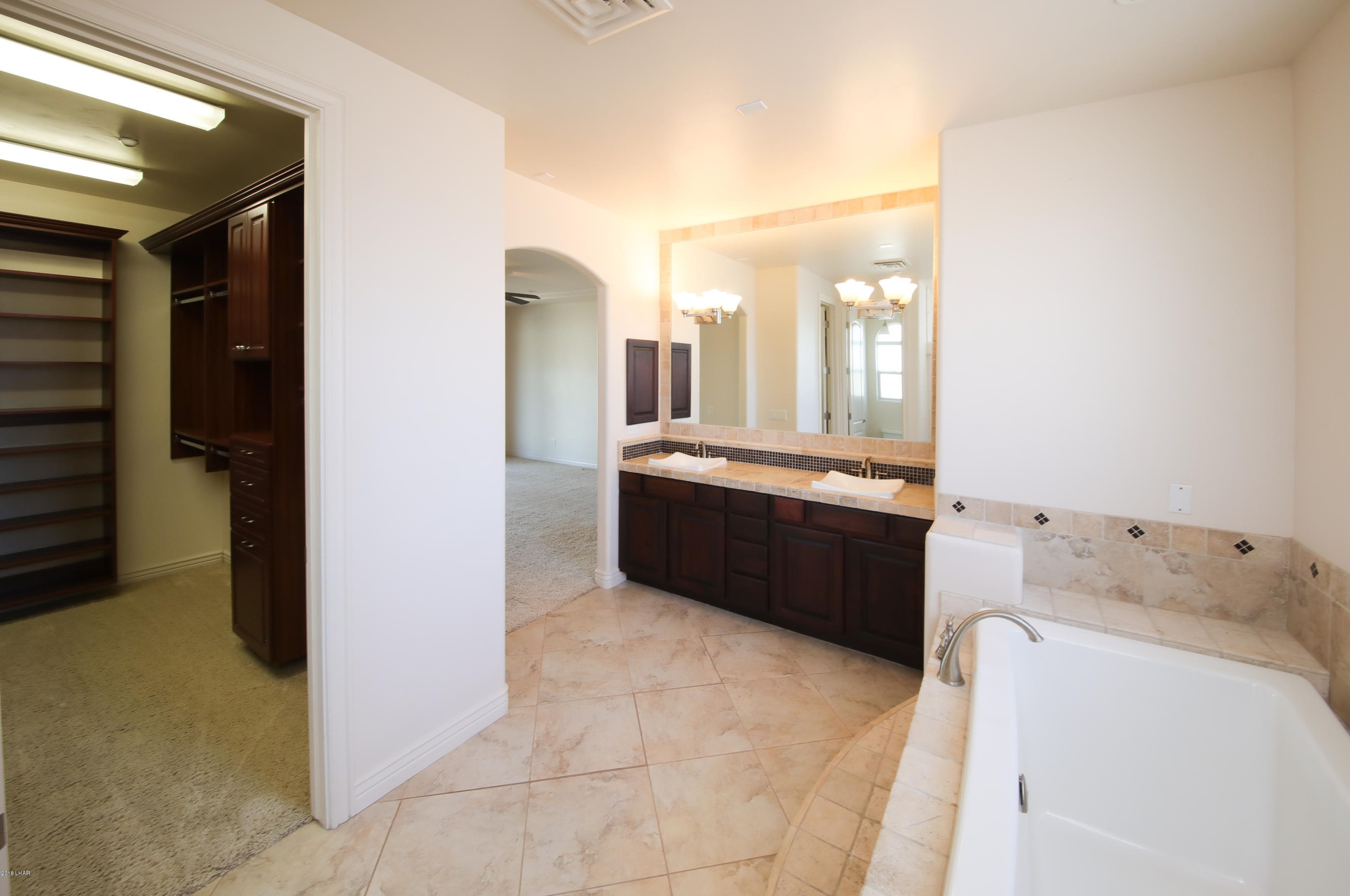 5021 Circula De Hacienda, Lake Havasu City AZ  86406-4485 exterior