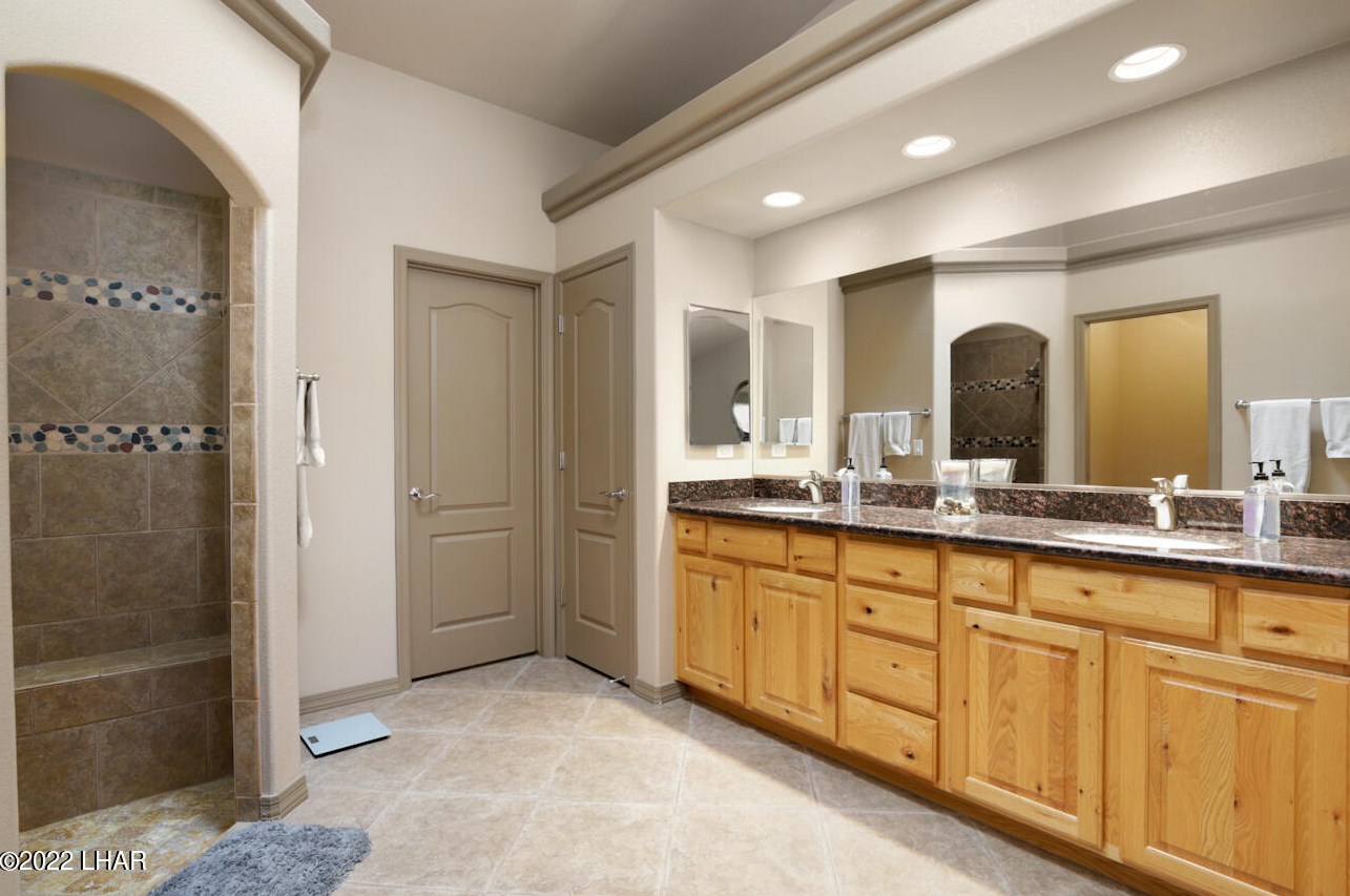 3569 Desert Gdn Dr, Lake Havasu City AZ  86404-1752 exterior