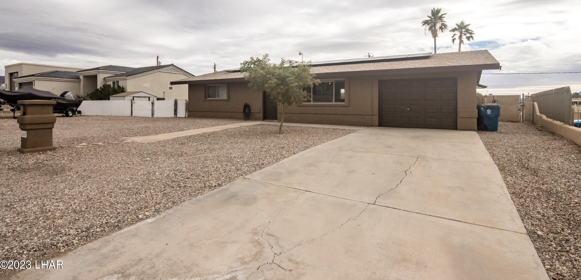 2400 Tigertail Dr, Lake Havasu City AZ  86403-4975 exterior