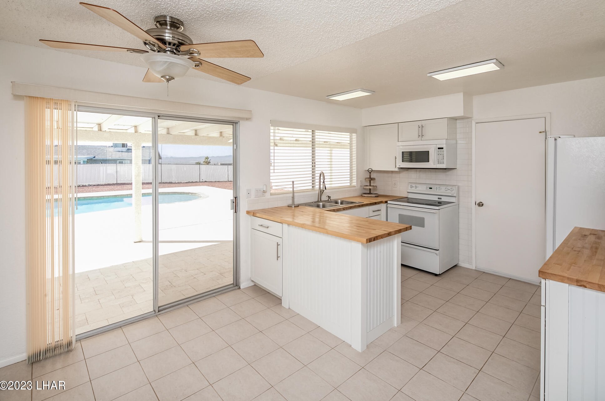 1295 Bombay Ln, Lake Havasu City AZ  86404-1913 exterior