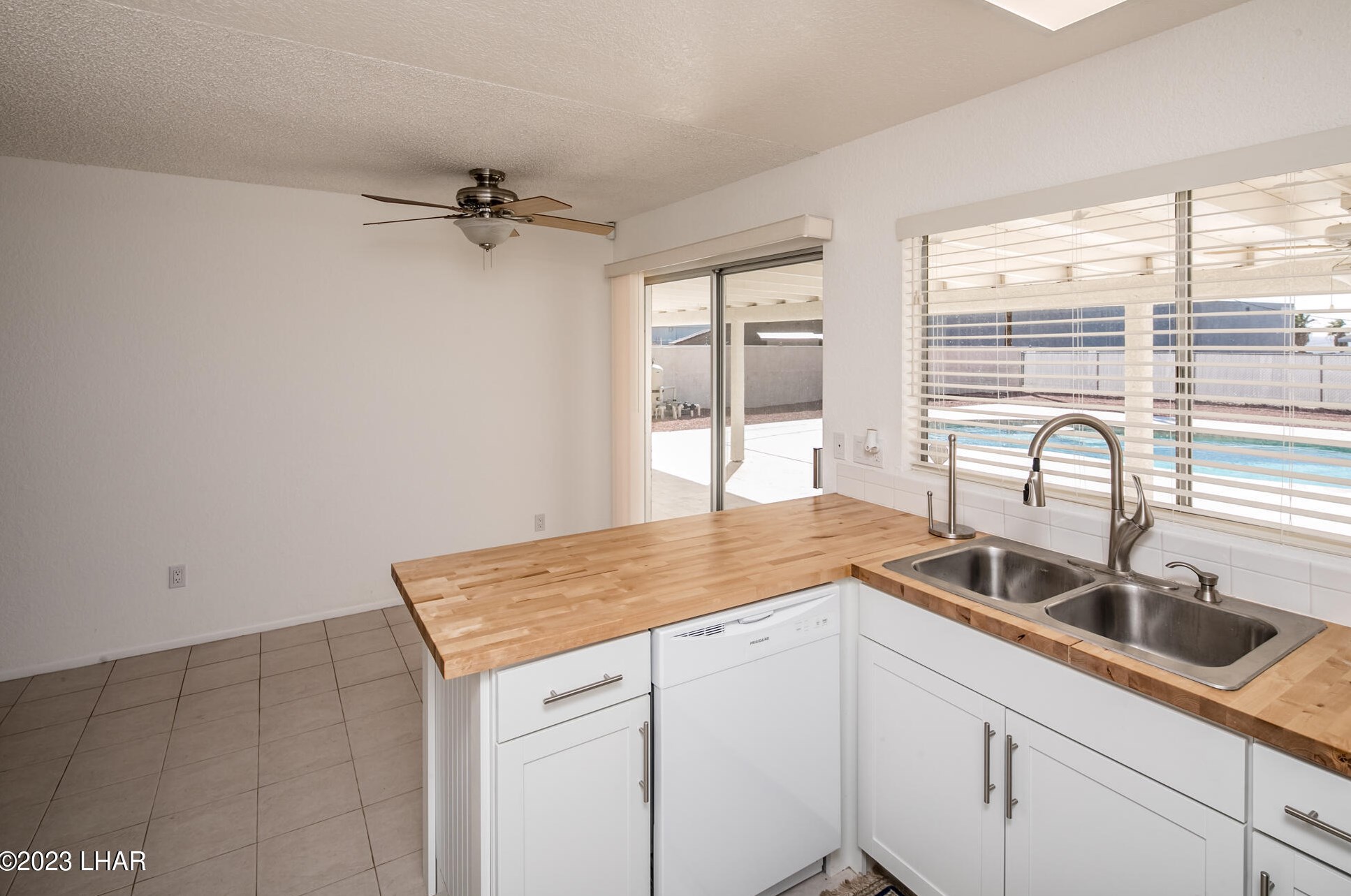 1295 Bombay Ln, Lake Havasu City AZ  86404-1913 exterior