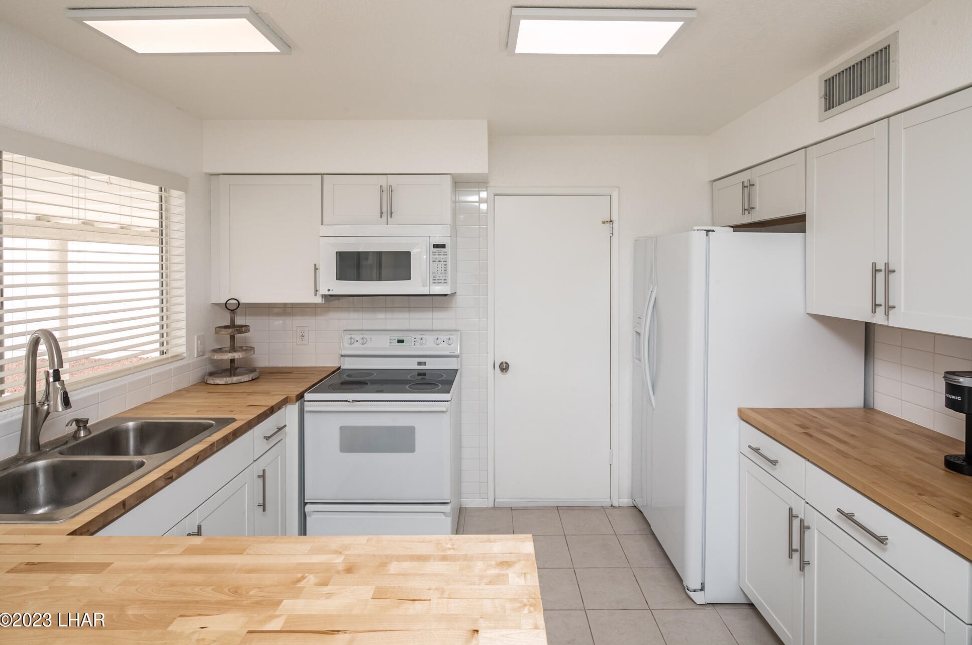 1295 Bombay Ln, Lake Havasu City AZ  86404-1913 exterior