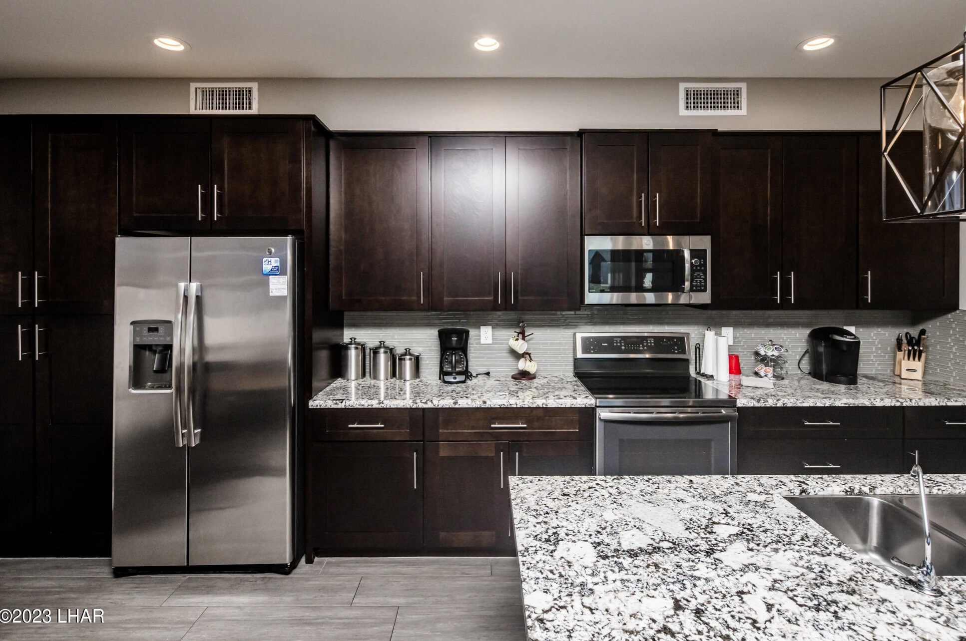 700 Empress Dr, Lake Havasu City AZ  86403-3305 exterior